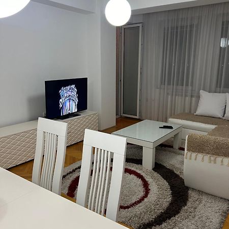 Karas Apartments Скопье Экстерьер фото