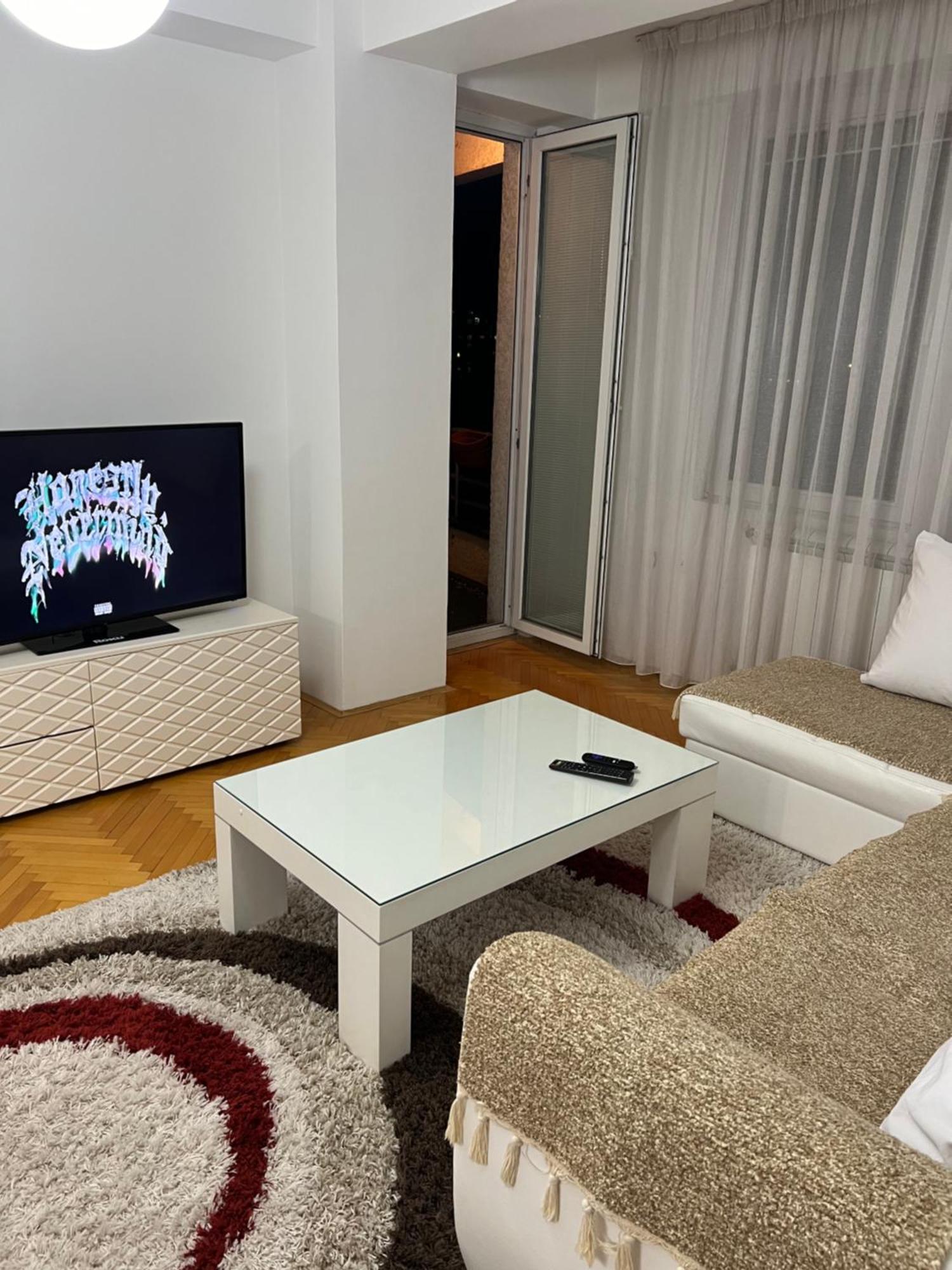 Karas Apartments Скопье Экстерьер фото